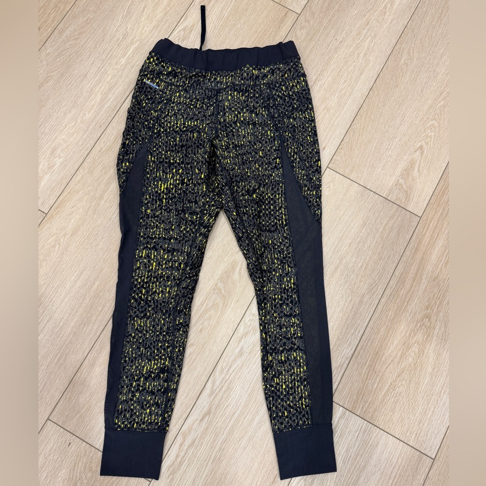 Lole Athletic Leggings – Medium (Fits ~8–10) – Like New 24” inseam